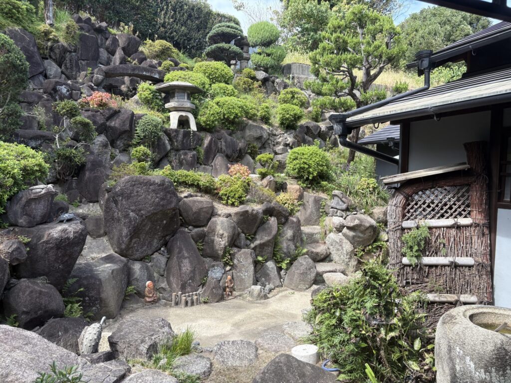 古民家の庭の風景