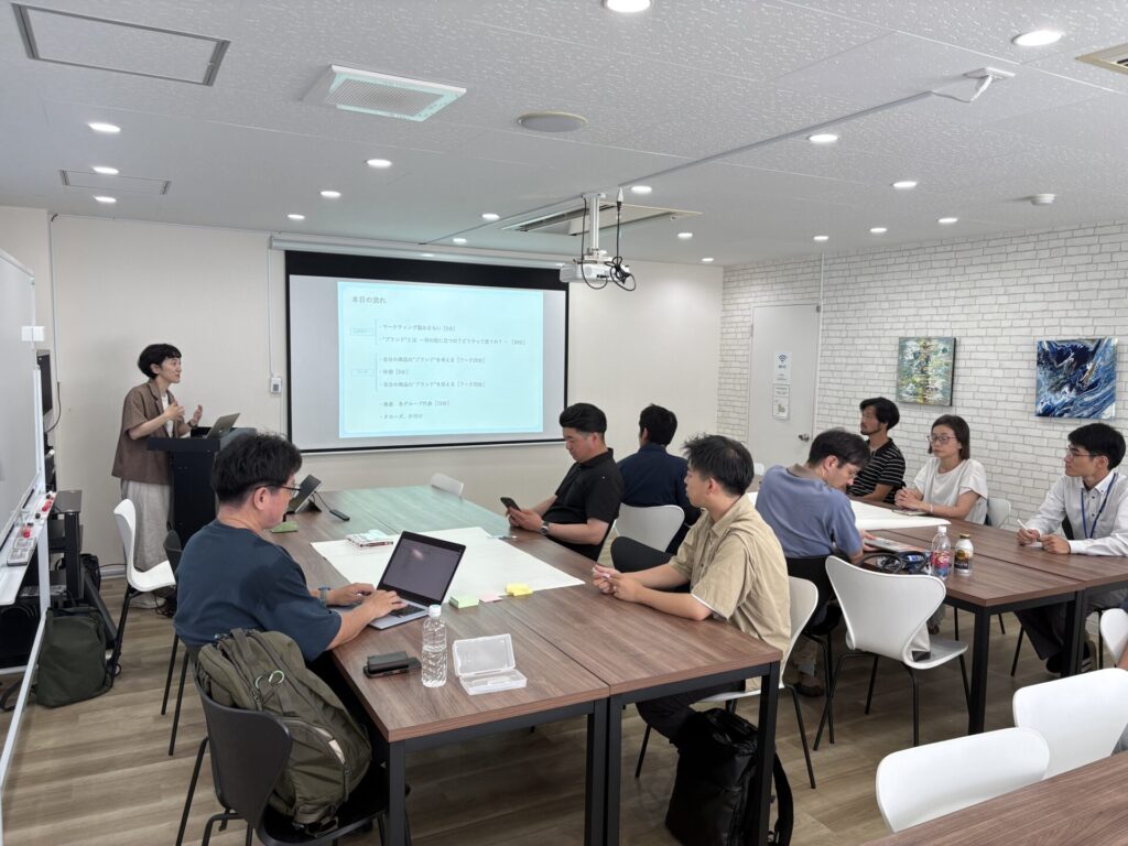 ブランディングの講演している様子