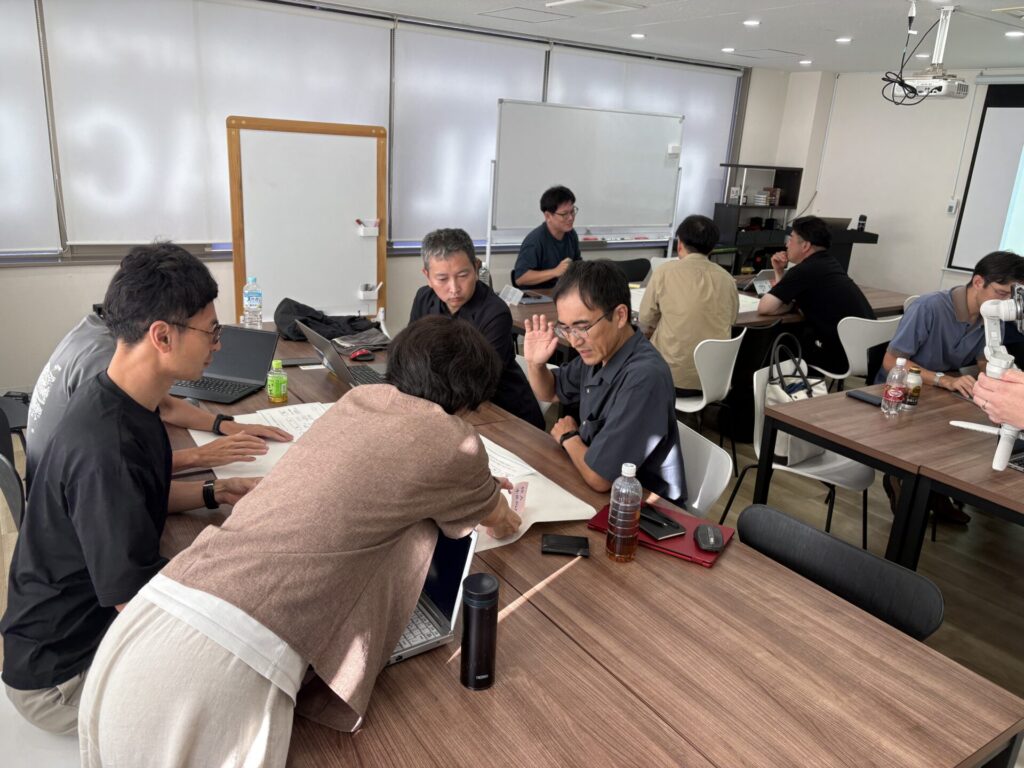 ワークショップで検討している様子