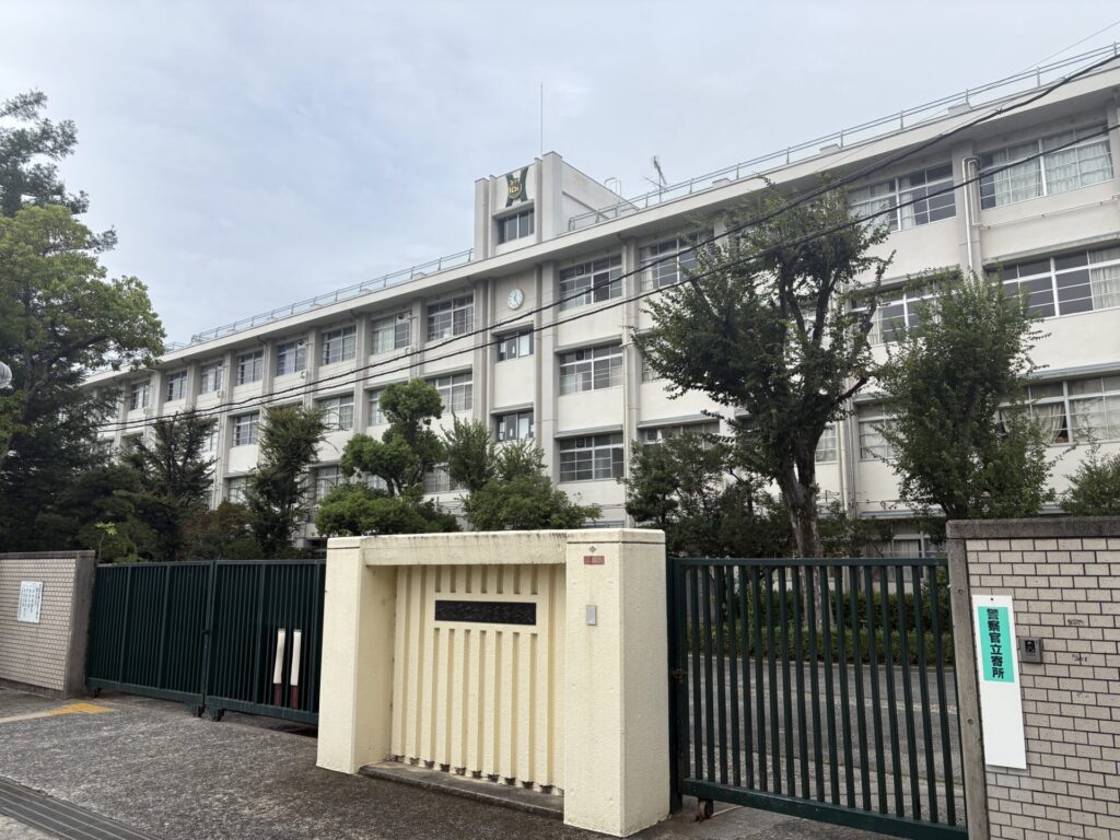牧野高校の校舎